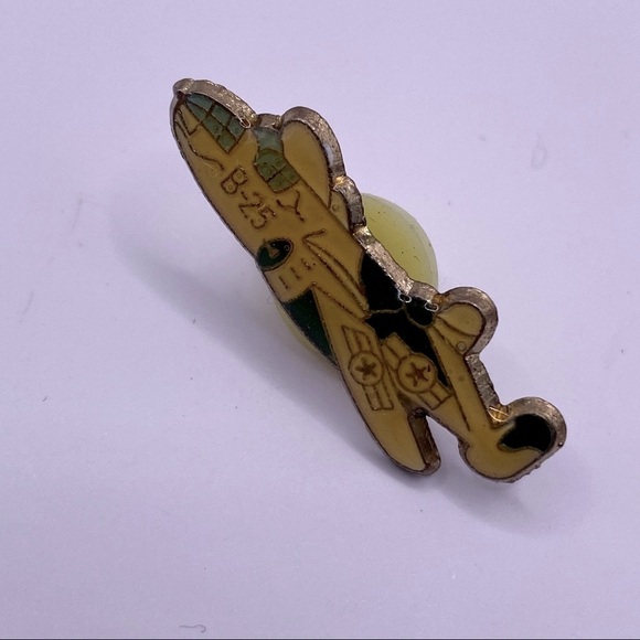 United States North American Aviation B-25 Mitchell Bomber Army Pin - Picture 2 of 7